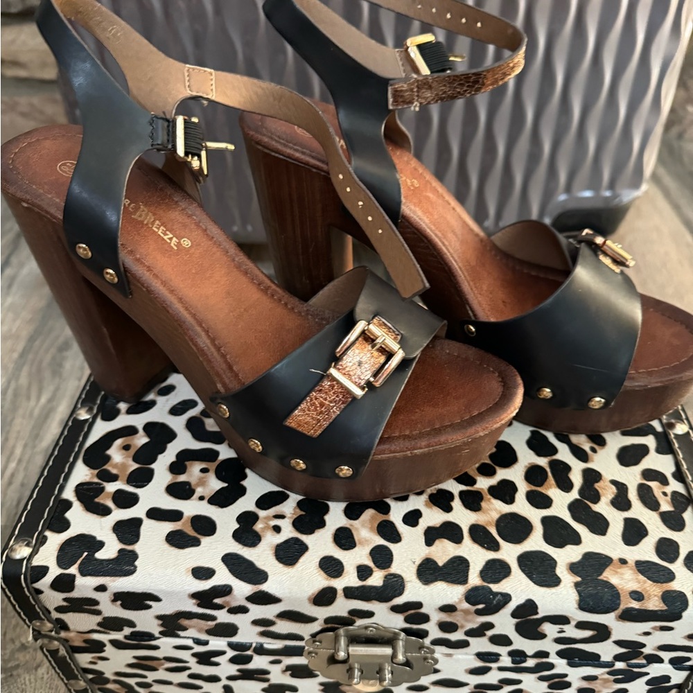 Strappy sandals